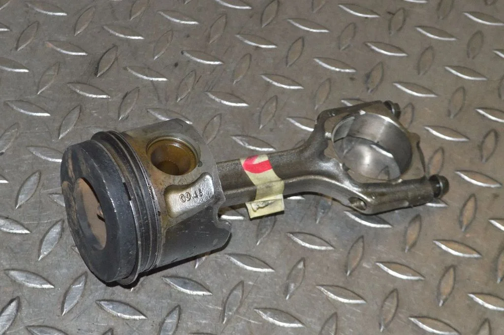 Piston GM664