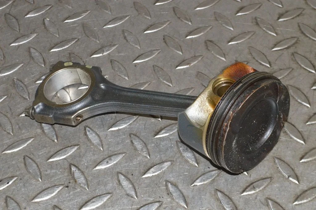 Piston – Mercedes-Benz CLK-Class A209 C209 (2002-2009)