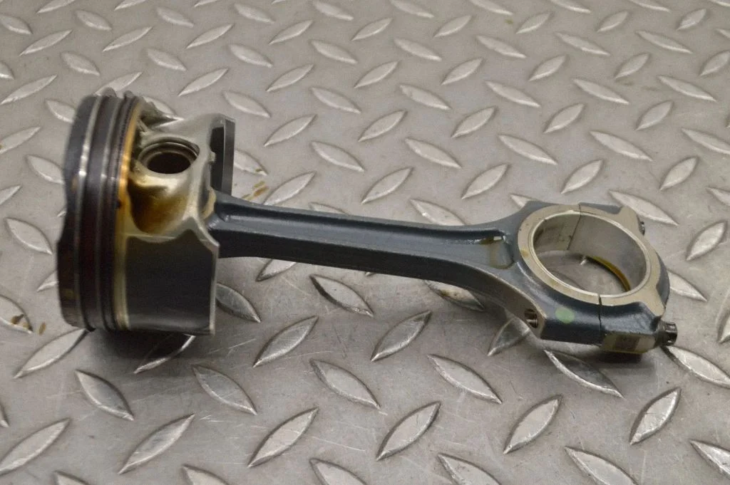 Piston – Mercedes-Benz A-Class W176 (2012-2018)