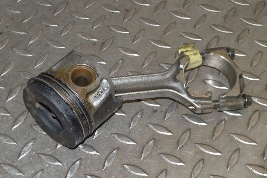 Piston GM664