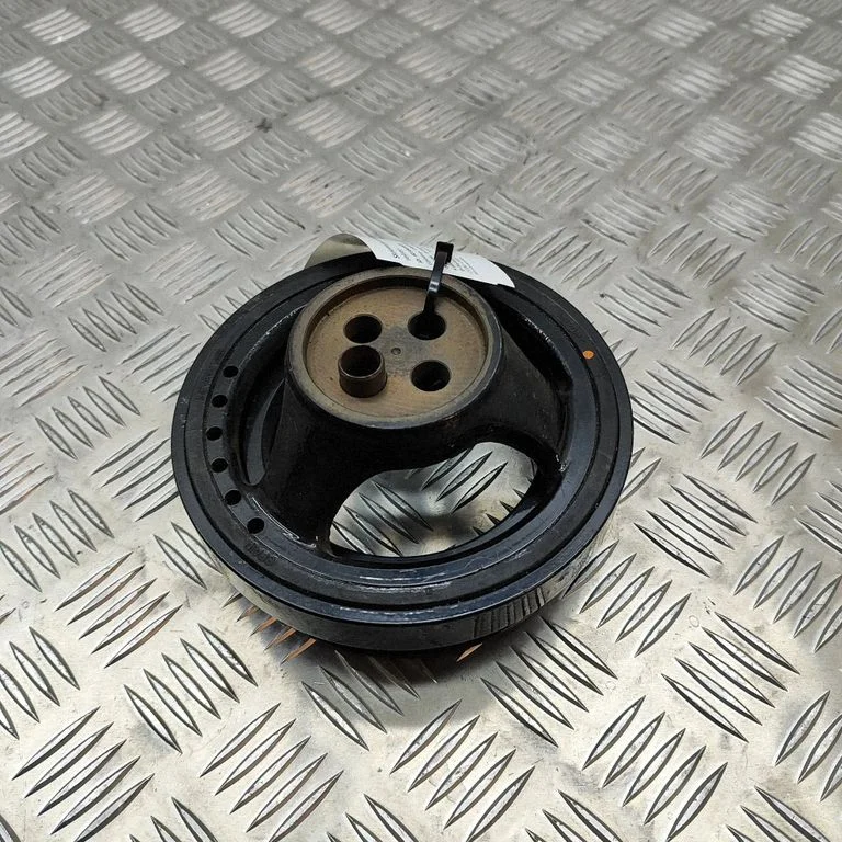 Crankshaft pulley – Mercedes-Benz C-Class AMG W204 (2007-2014)