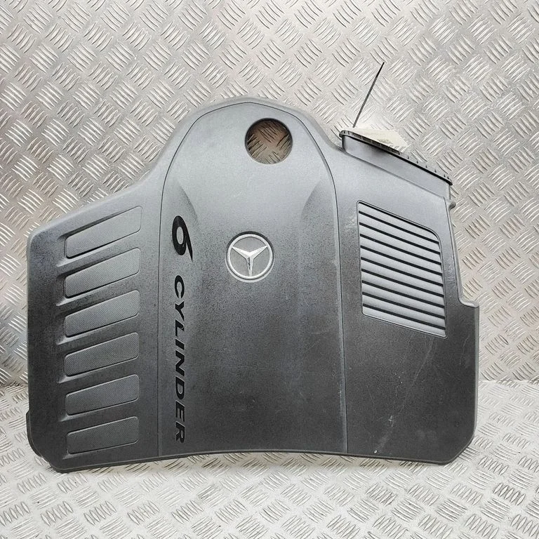Dzinēja pārsegs (apdare) A2560101603