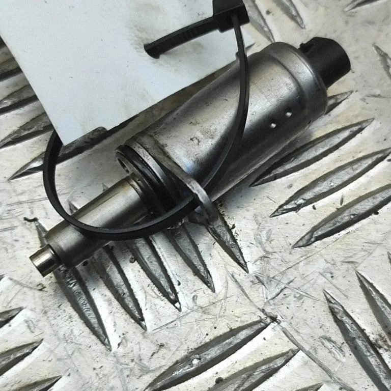 Zawór elektromagnetyczny turbo 06E103697M