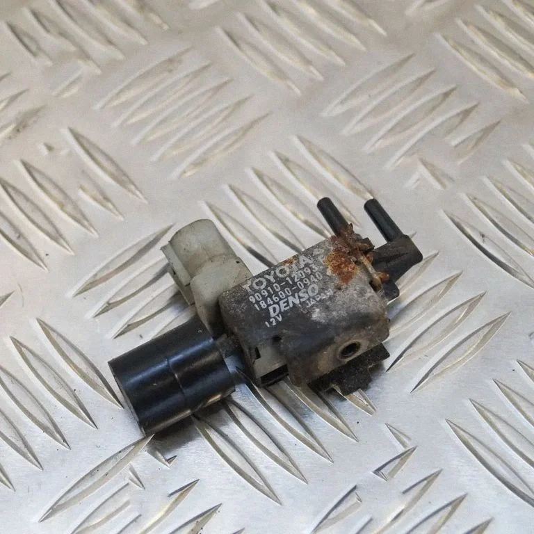 Zawór elektromagnetyczny turbo – Toyota Hilux (AN10, AN20, AN30) (2008-2011)
