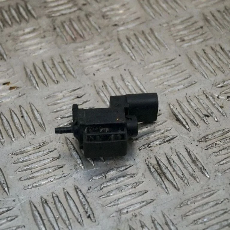 Turbo solenoid valve 037906283C
