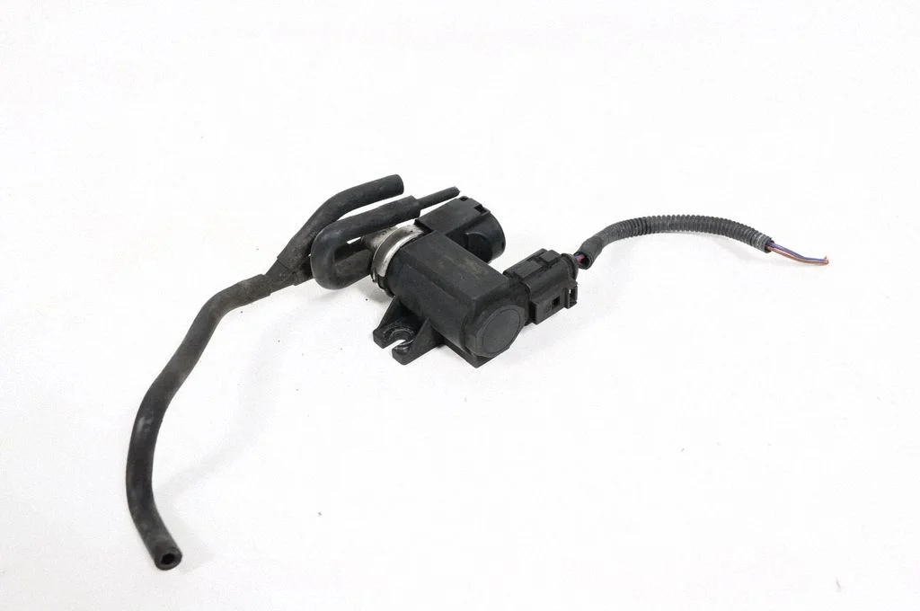 Turbo solenoīda vārsts 8E0906627