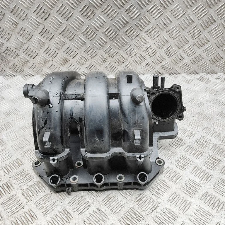Sisselaskekollektor – Volkswagen Polo V 6R (2009-2017)