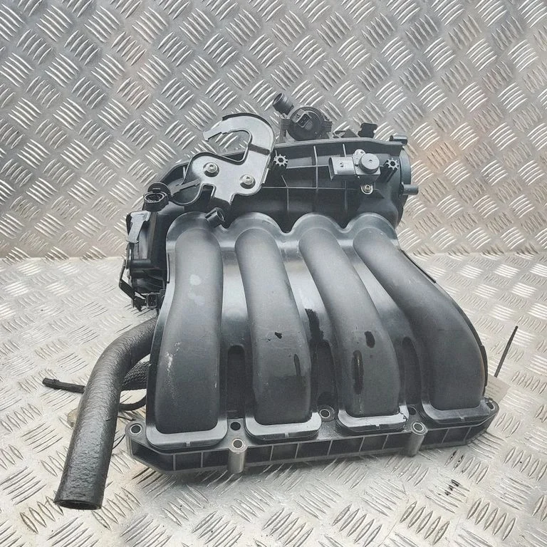 Intake manifold – BMW 1 Series E82 E88 (2007-2014)