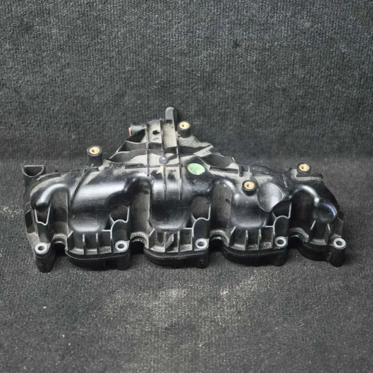 Intake manifold – Volkswagen Passat CC (2008-2016)