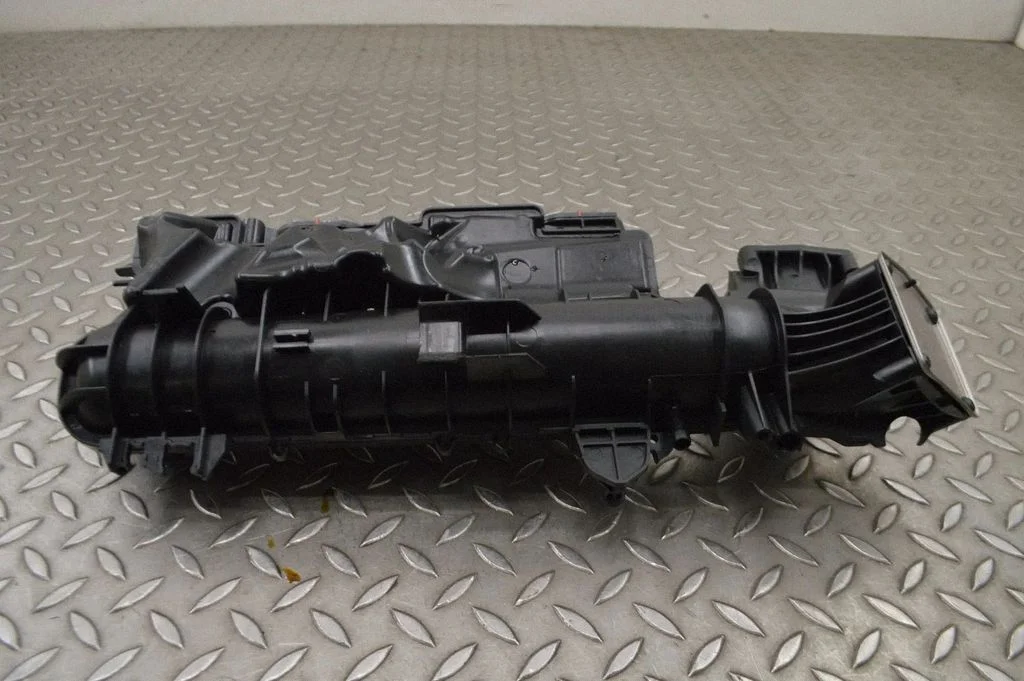 Intake manifold – Mercedes-Benz A-Class W176 (2012-2018)