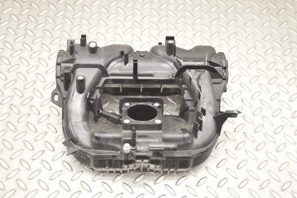 Sisselaskekollektor – Toyota Corolla E210 E21 (2018-)