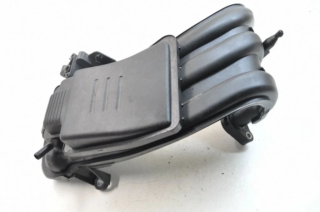 Sisselaskekollektor 121CB106 – Nissan Note (E11) (2006-2014)