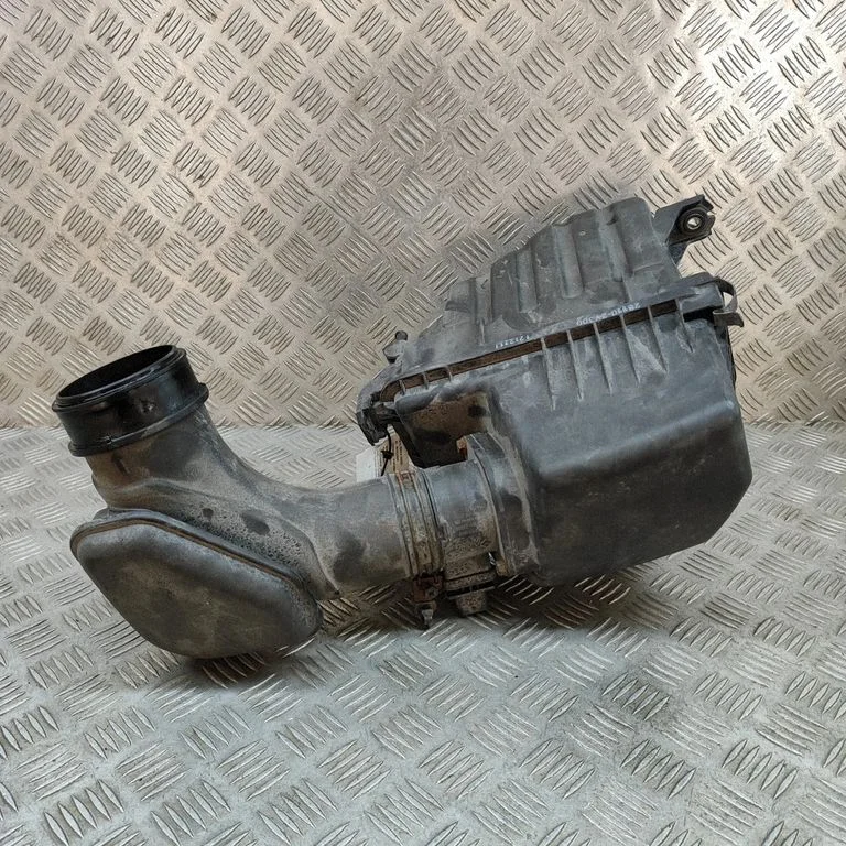 Air filter box – KIA Sportage (2011-2016)
