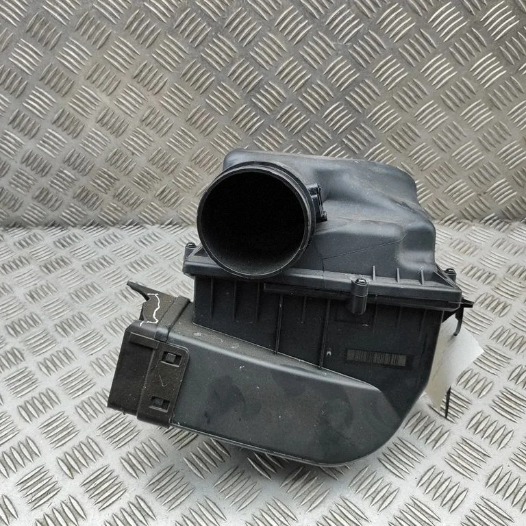 Air filter box 8577141