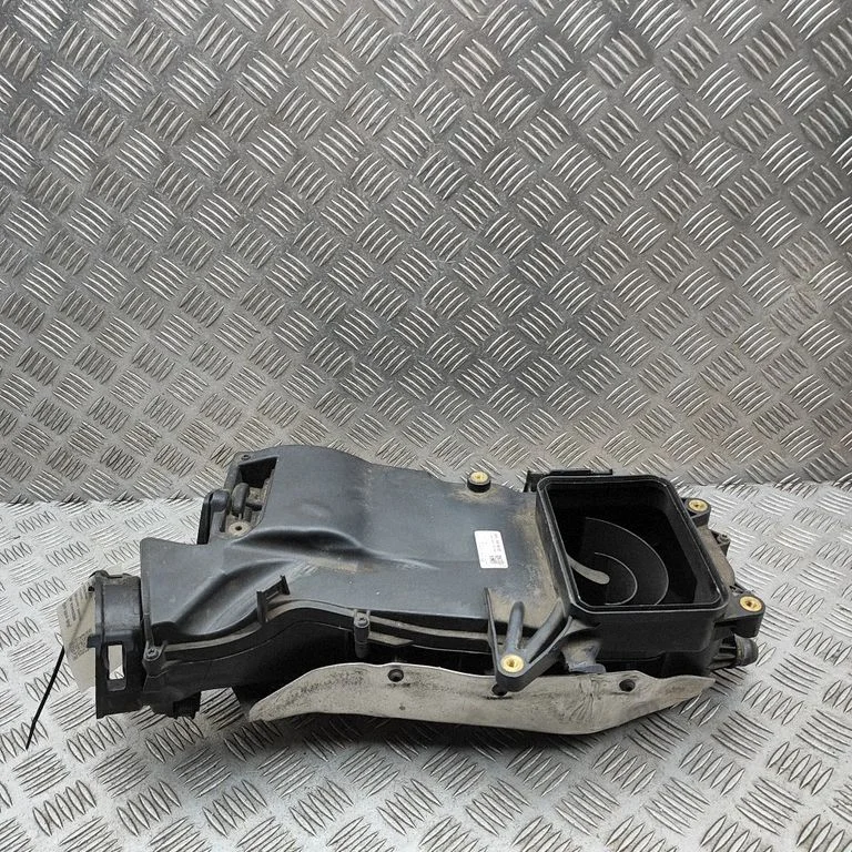 Õhufiltri korpus A6510900600