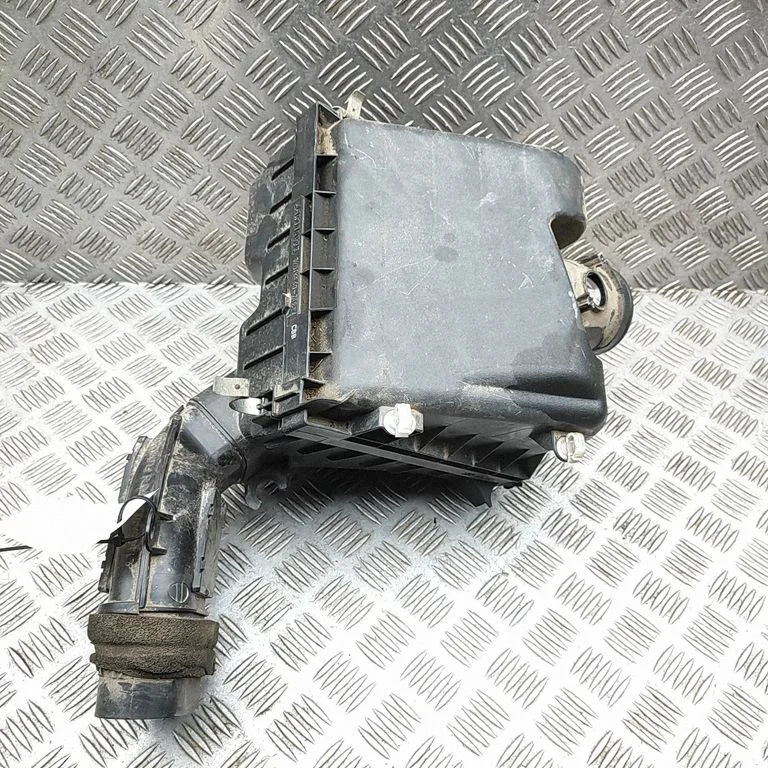 Obudowa filtra powietrza – Mitsubishi L200 (2015-)