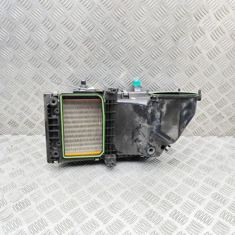 Air filter box A6540902501