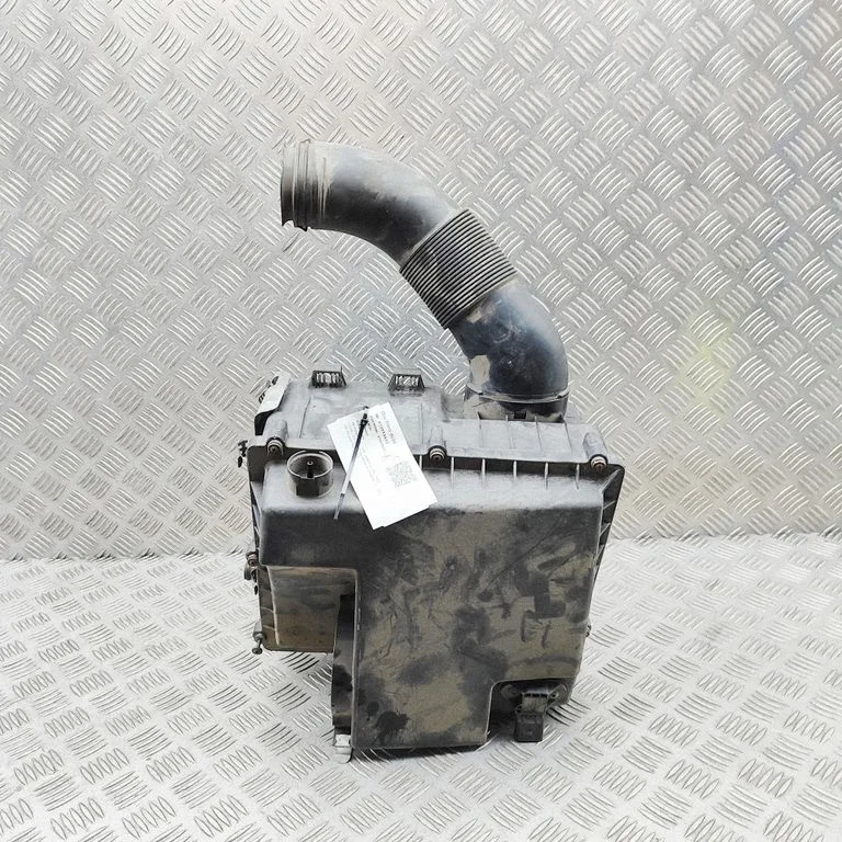 Air filter box – Volkswagen Amarok (2010-2020)