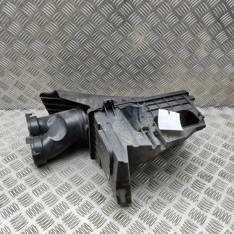 Õhufiltri korpus 4R839D613AB