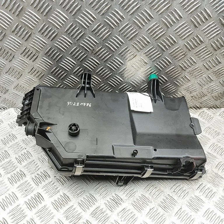 Air filter box