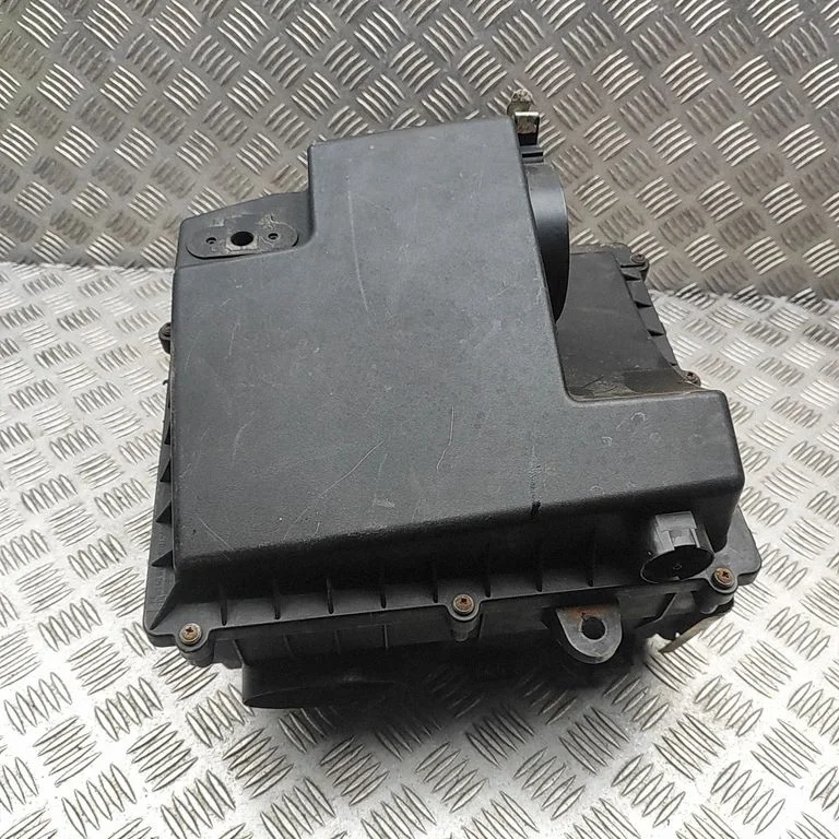 Air filter box – Volkswagen Amarok (2010-2020)