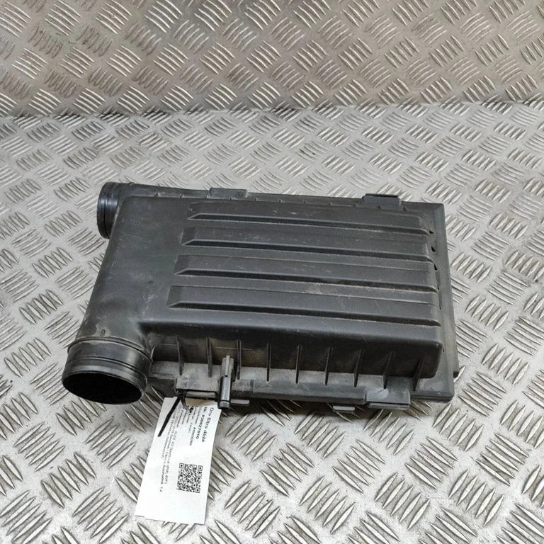 Air filter box 04E129620