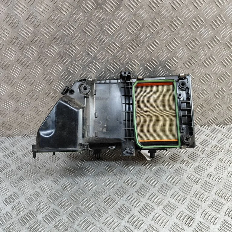 Air filter box A6540902501