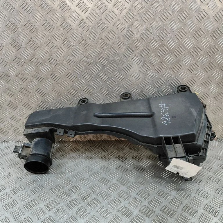 Air filter box 165001DR1A