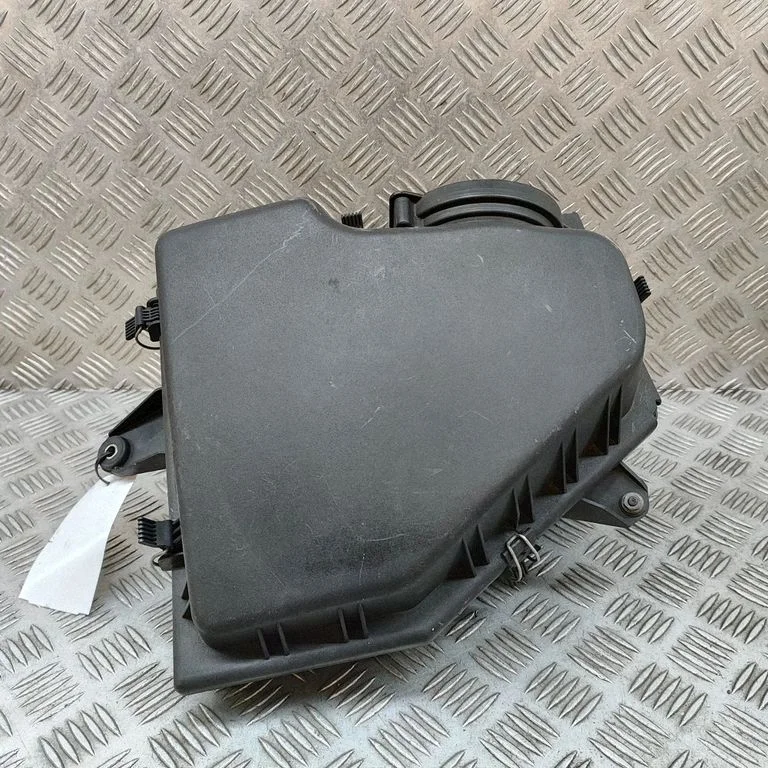 Gaisa filtra korpuss – BMW 6. sērija E63 E64 (2002-2010)
