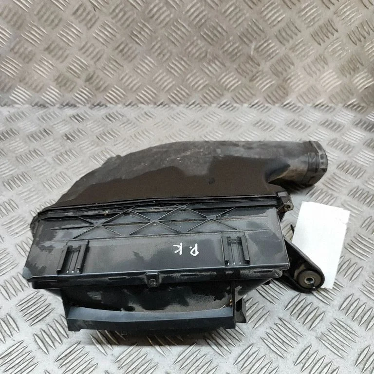 Õhufiltri korpus A6420903501