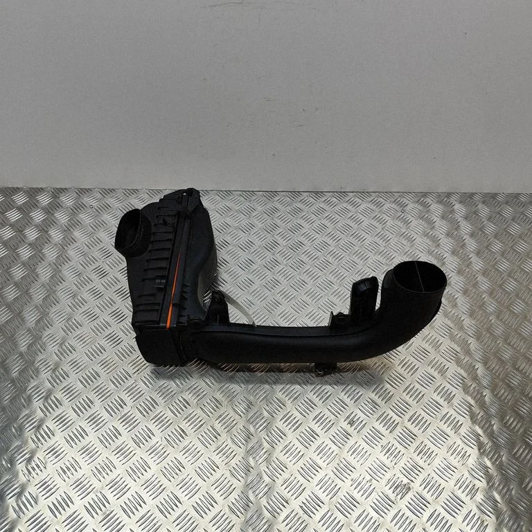 Obudowa filtra powietrza – BMW Seria 3 F30 F35 F31 (2012-2018)
