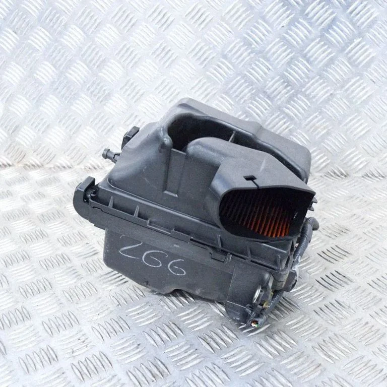 Air filter box – Nissan Juke I F15 (2010-2018)