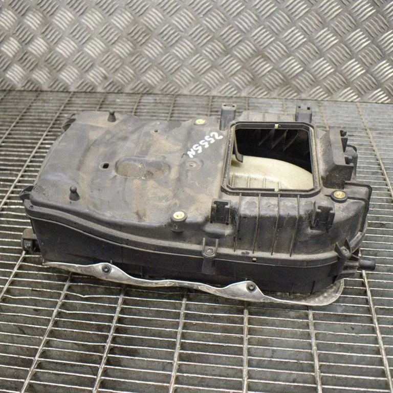 Obudowa filtra powietrza – Mercedes-Benz Klasa E W212 (2009-2016)