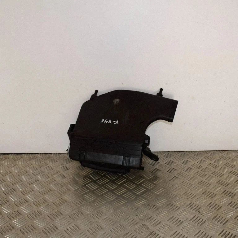Air filter box – Mercedes-Benz GLS-Class X166 (2015-2019)