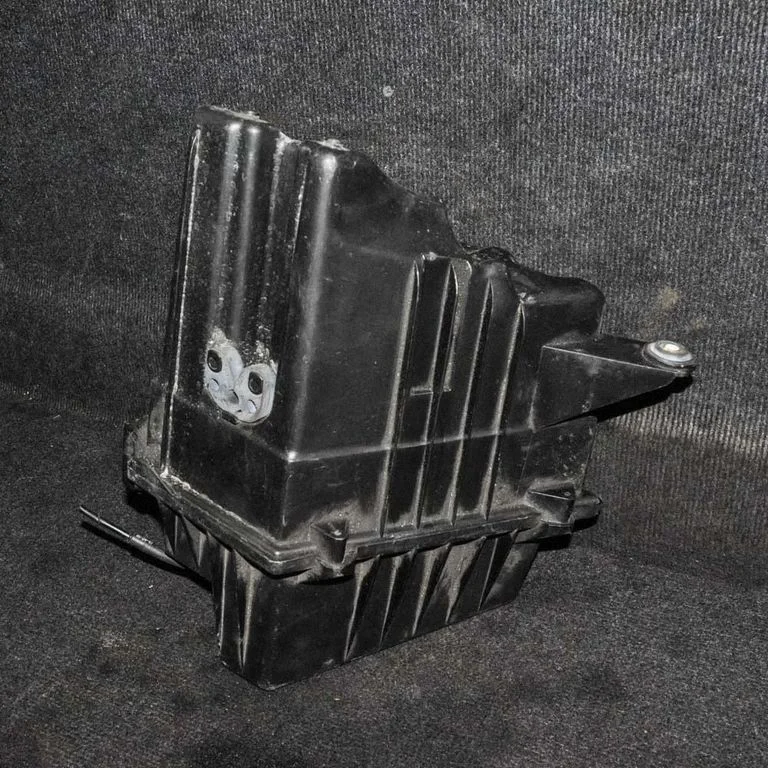 Air filter box – Skoda Roomster (5J) (2006-2015)