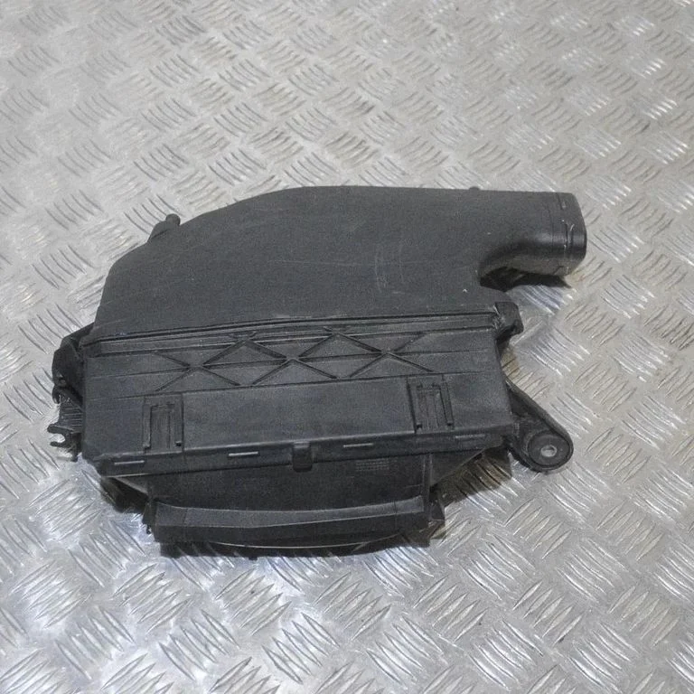Air filter box – Mercedes-Benz GLS-Class X166 (2015-2019)