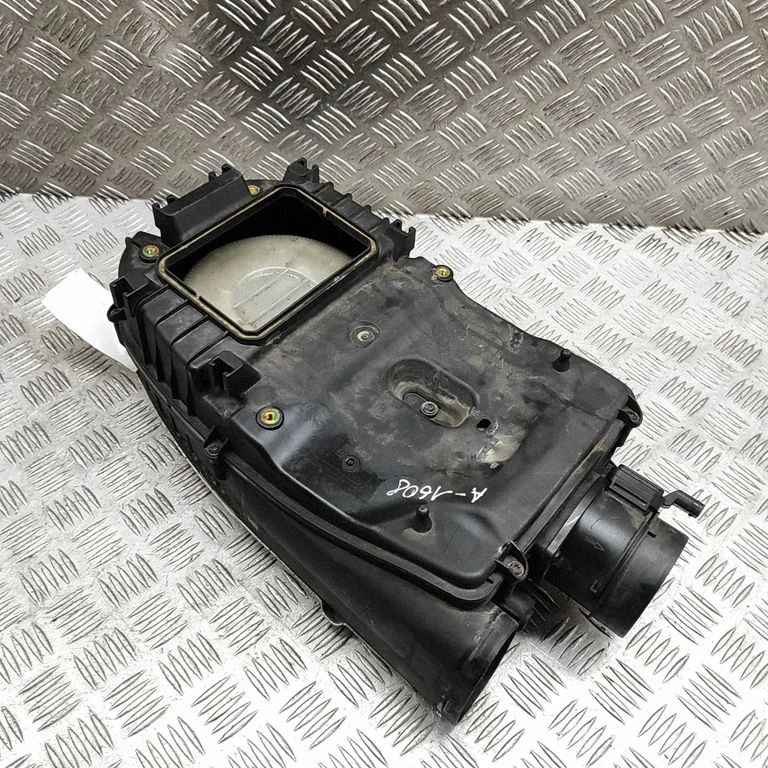 Gaisa filtra korpuss – Mercedes-Benz C klase AMG W204 (2007-2014)