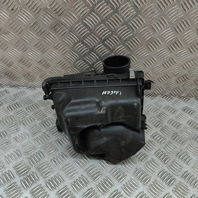 Air filter box