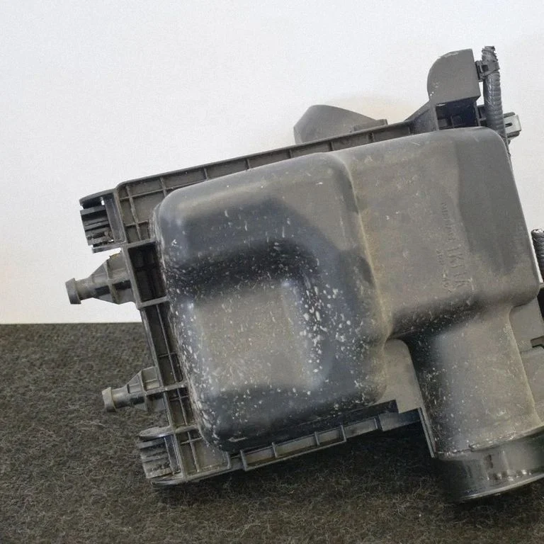 Air filter box – Nissan Juke I F15 (2010-2018)