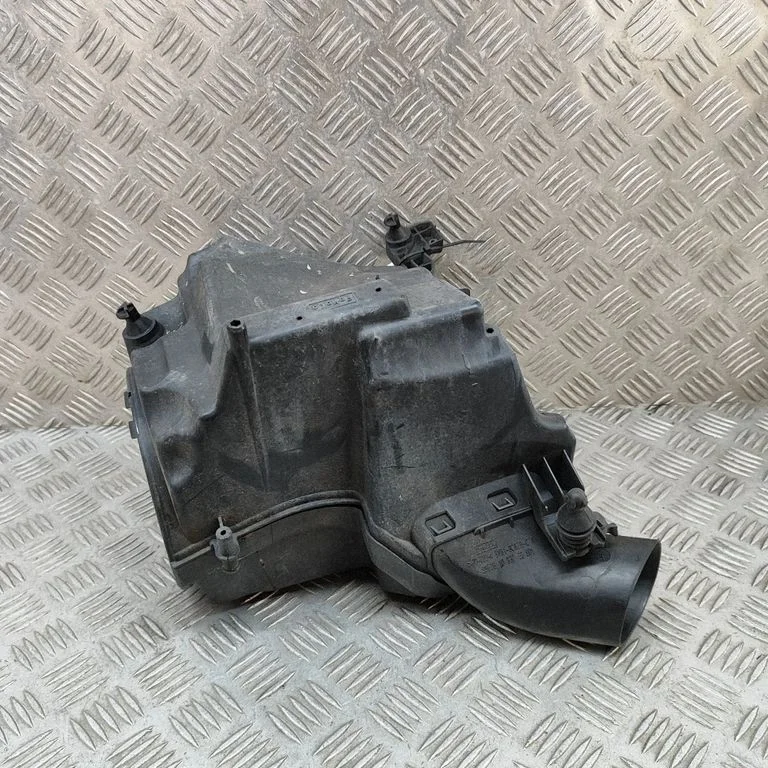 Air filter box – Ford Focus (2010-2017)