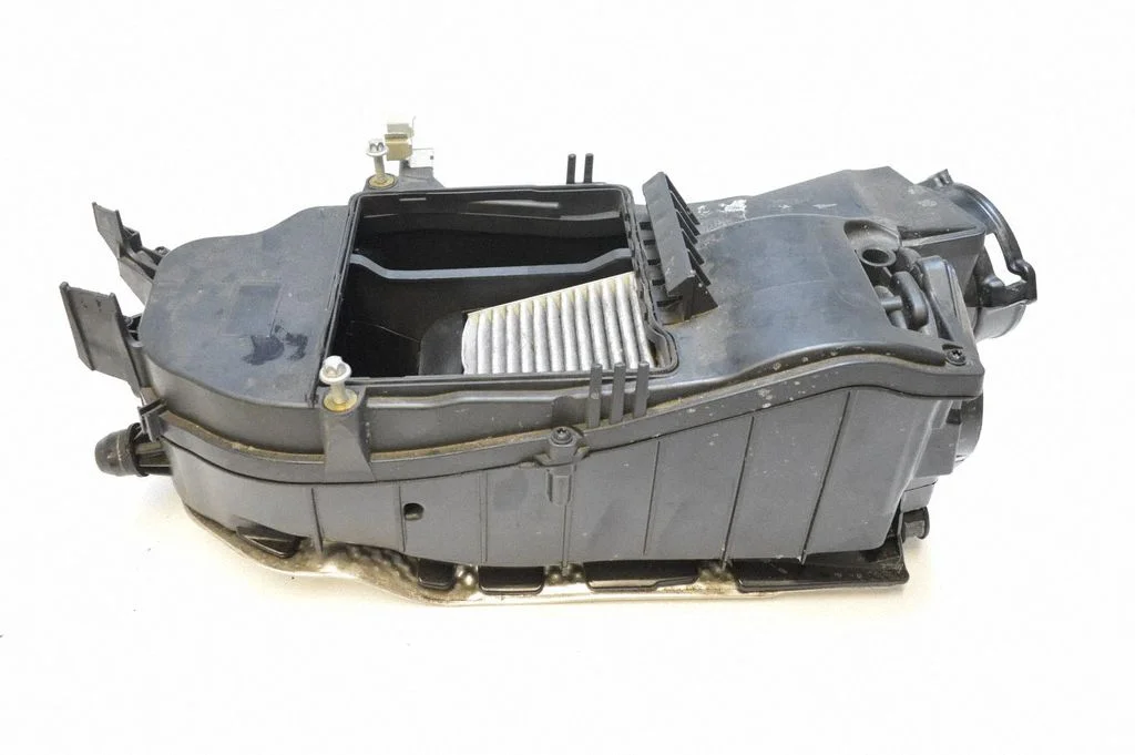 Air filter box – Mercedes-Benz GLC-Class C253 (2016-)