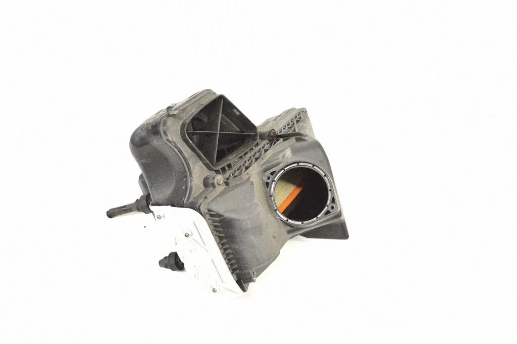 Gaisa filtra korpuss 8R0133837E