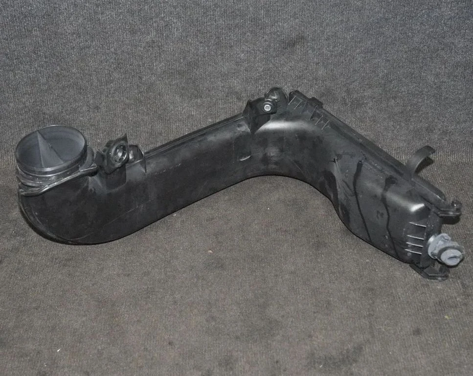 Õhufiltri korpuse kaas – BMW 7-seeria F01 F02 F03 F04 (2008-2016)