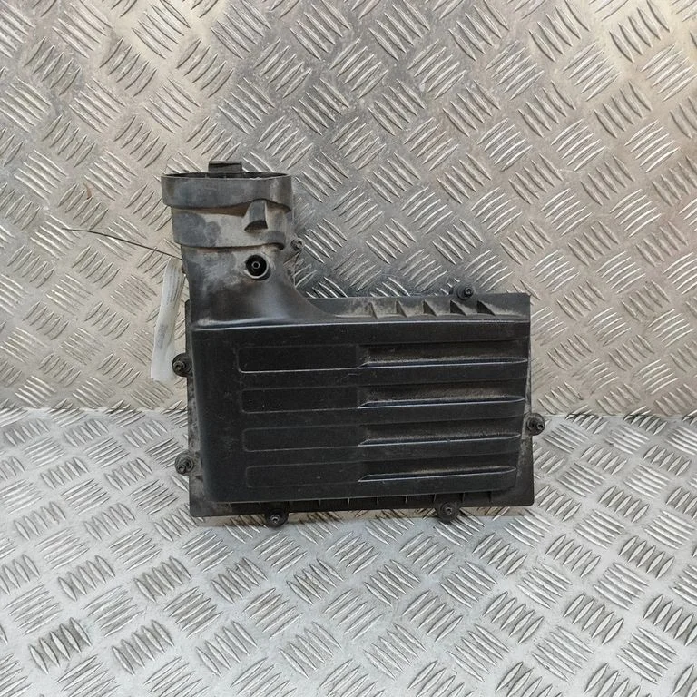 Gaisa filtra korpusa vāks 5Q0129601BP