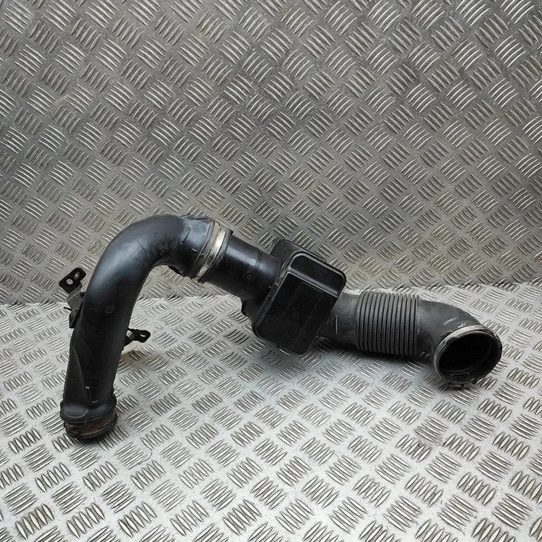 Air intake duct part – Land Rover Range Rover Sport L494 (2013-)