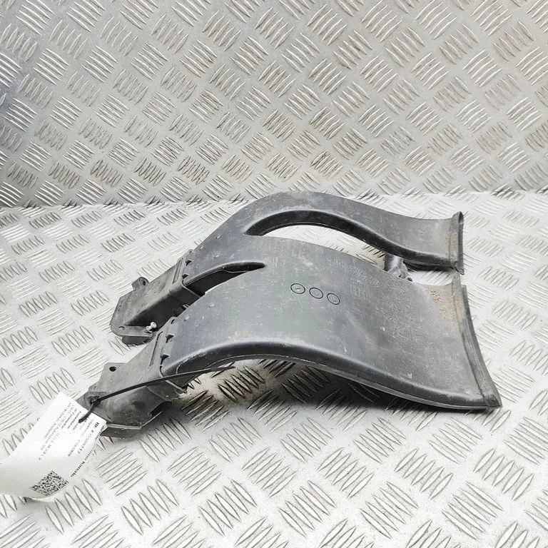 Õhuvõtukanali osa (-d) 104393300D