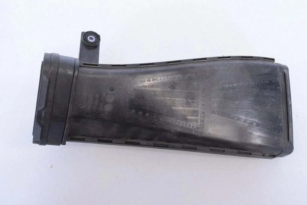 Air intake duct part 420129927 – Audi R8 42 (2006-2015)