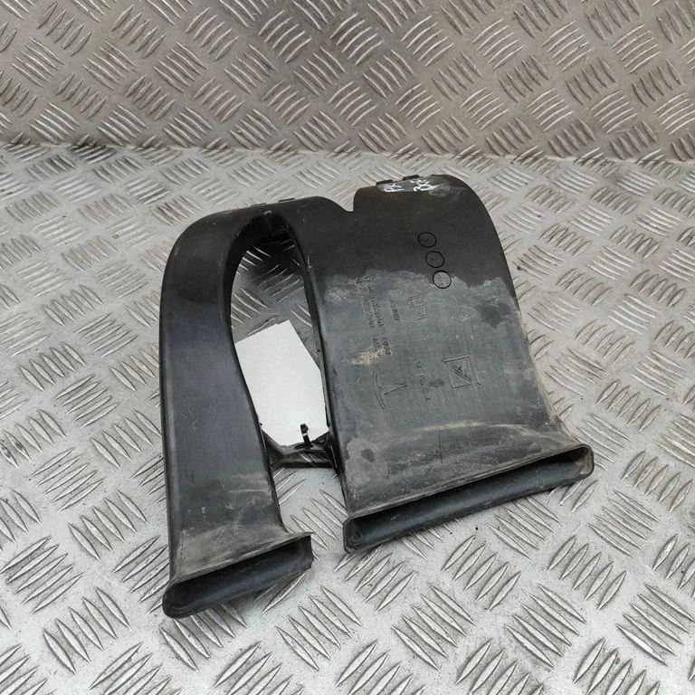Õhuvõtukanali osa (-d) 104392700D