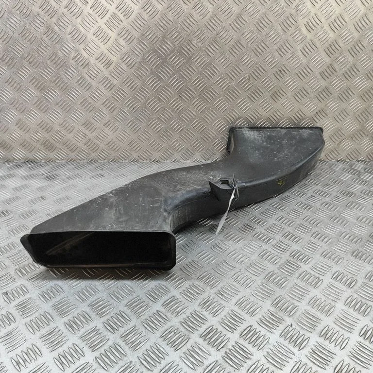 Õhuvõtukanali osa (-d) 104621200C