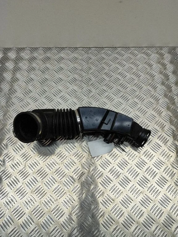 Air intake duct part – BMW 5 Series G30 G31 G38 (2016-)